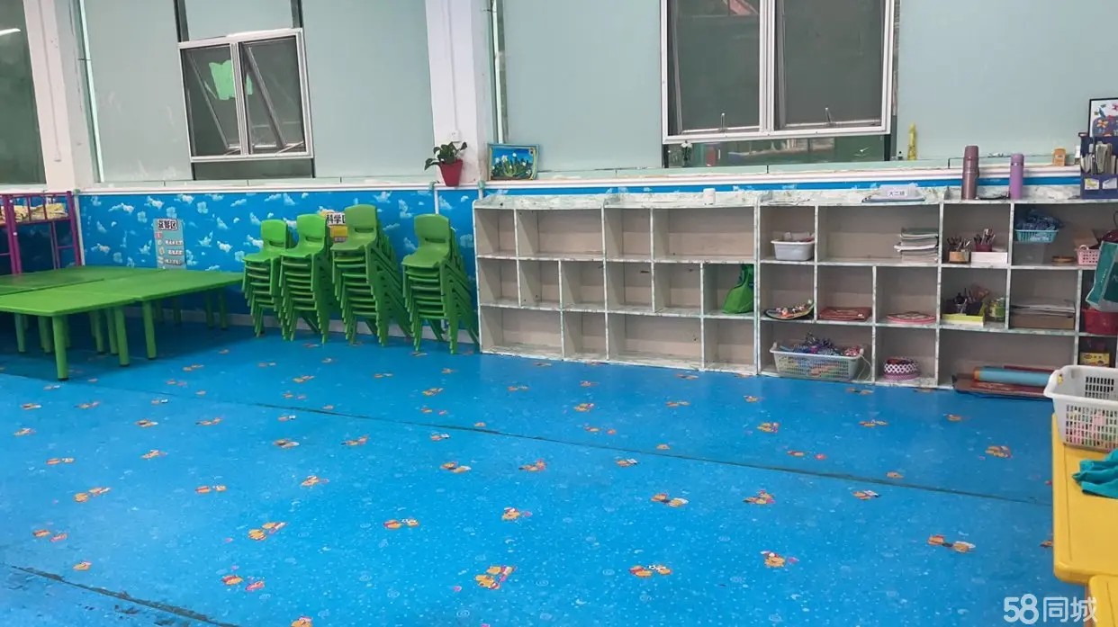 （转让）独栋三层幼儿园，有户外活动场地